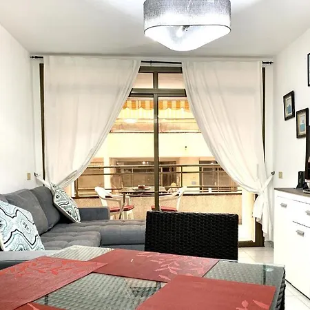 Bonito Apartamento De 1 Dormitorio, En Centro De Los Cristianos *